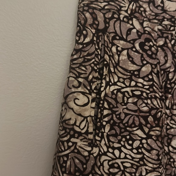 Anthropologie Coquille Linen Blend Floral Doodle Shorts Size 8 Brown Pleated - Picture 5 of 9